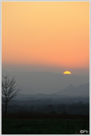 Coucher de soleil - Région de Bangkok (Thaïlande) – Canon 450 D – Sigma 1200/400 mm - © Ph