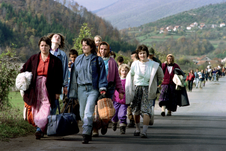 Civils fuyant les combats en Bosnie-Herzégovine. Patrick Baz - 31/10/1992