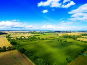 Le drone révolutionne le monde de la photographie et de la vidéo. Equipés d’appareils performants (photos comme vidéos) les drones réalisent des prises de vue aériennes de qualité et jusque-là impossible à réaliser.